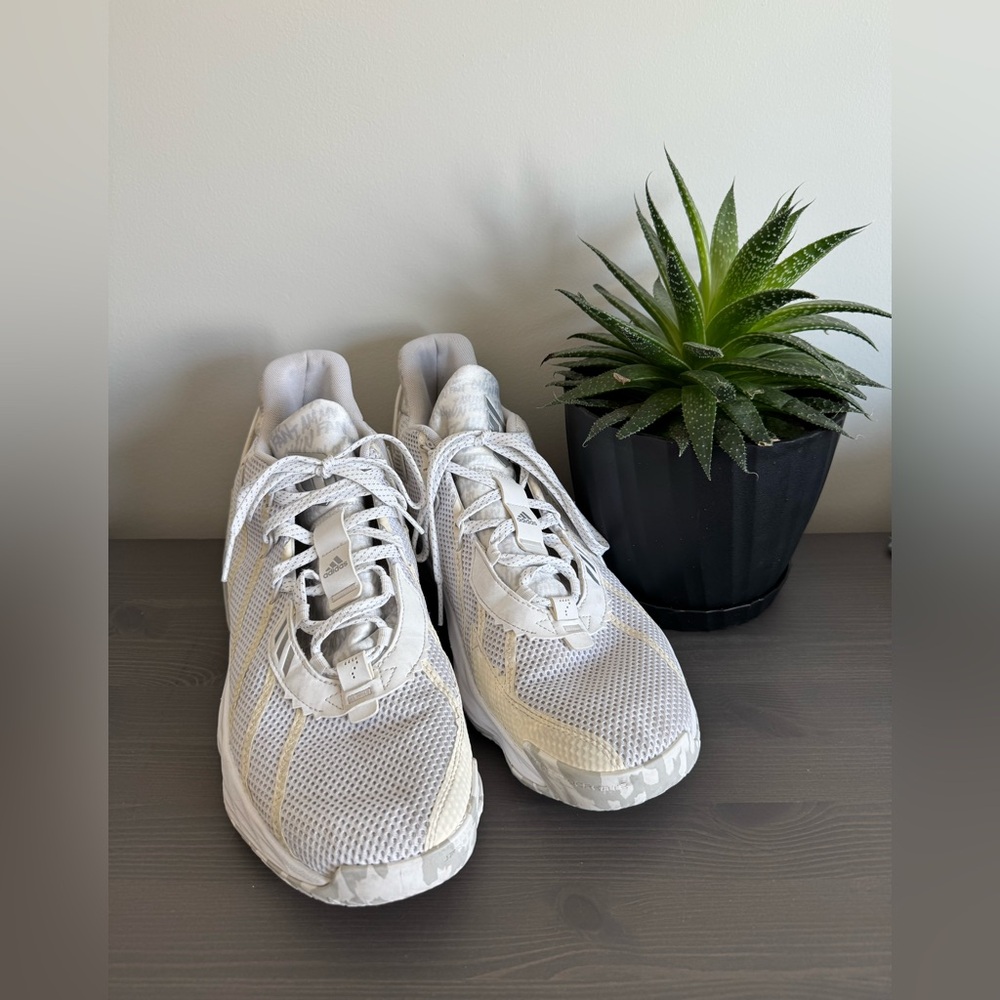 Men’s Size 14 White Adidas Dame 7 Basketball Shoes